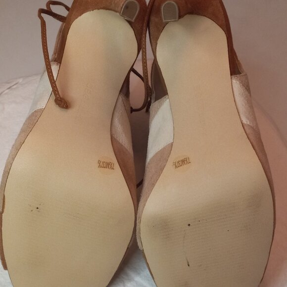 Never Worn BCBG Suede Tan Ivory Colorblock Heels 7.5M Open Toe Back Ankle Tie - Picture 6 of 6